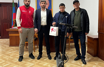 Василий Джамалов исполнил мечту юного жителя Тарумовского района