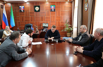 Депутат Госдумы РФ Артём Бичаев с рабочим визитом посетил Казбековский район