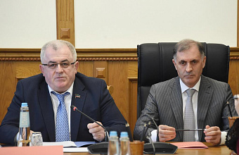 Депутаты парламента Дагестана обсудили патриотическую работу с детьми и молодежью