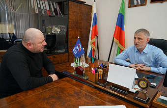 Депутат НС РД Хучбар Хучбаров провел прием граждан в Хунзахском районе