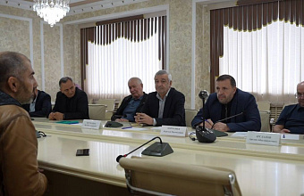 Глава Хасавюрта Корголи Корголиев провел еженедельный прием граждан