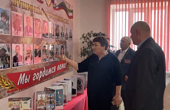 В Новолакском районе прошла встреча представителей администрации Главы Дагестана с учениками школы