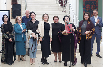 Музей имени А. Тахо-Годи представил выставку «Мой Дагестан» в Майкопе