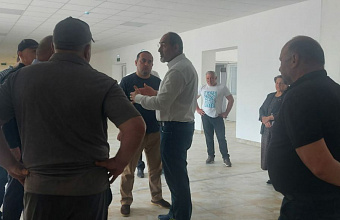 Глава Минобрнауки РД Яхья Бучаев проинспектировал строительство новой школы в Каякентском районе