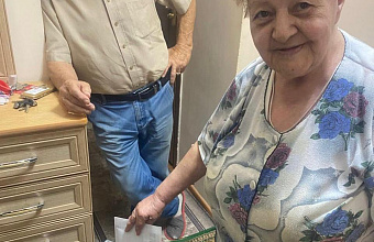 В Кизлярском районе организованы выездные голосования на дому для пожилых граждан