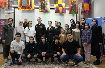 Единороссы организовали встречу студентам с офицером Каспийской флотилии