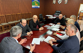 В Курахском районе обсудили подготовку и проведение Дня защитника Отечества и Дня призывника