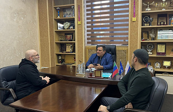 Сайгидпаша Умаханов оказал адресную помощь жителям Дагестана в ходе личного приема