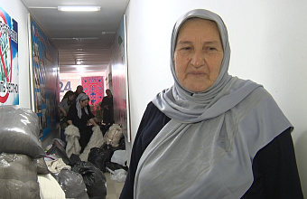 Волонтеры вместе с Советом женщин Казбековского района собрали посылку для участников СВО