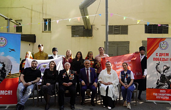 Коллектив ДГТУ поздравил ветерана Великой Отечественной войны Юрия Петрухина с Днем Победы