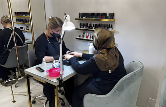 Депутат Артем Бичаев поздравил матерей и жен участников СВО Международным женским днем