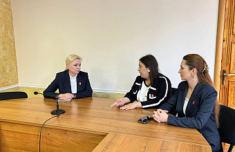 Депутат НС РД Елена Павлюченко провела личный прием граждан в Кизляре