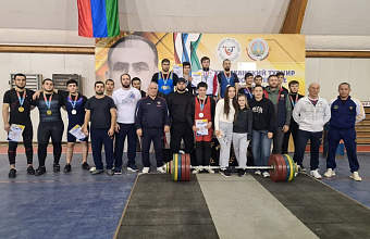 Памяти мастера спорта СССР Рашидхана Забитова провели турнир по тяжелой атлетике в Бабаюрте