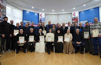 Федерация волейбола Дагестана подвела итоги года и наградила отличившихся