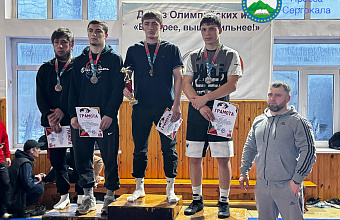 В Сергокалинском районе в честь 80-летия Победы в ВОВ прошел турнир по вольной борьбе