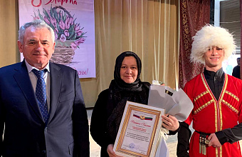 В Доме культуры Левашей прошел праздничный концерт, посвященный Международному женскому дню