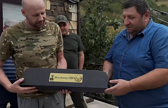 Представители администрации Шамильского района навестили семью участника СВО, находящегося в отпуске