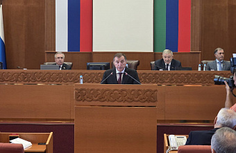 Заур Аскендеров поручил усилить парламентский контроль за подготовкой объектов к осенне-зимнему периоду