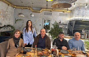 Махачкалинский центр соцобслуживания устроил праздник для людей с ОВЗ