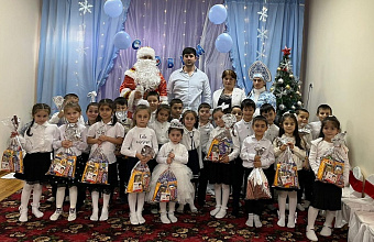 Нариман Асваров отправил 472 подарочных набора воспитанникам детских садов Хивского района