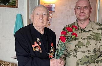 В Дагестане росгвардейцы навестили ветерана Великой Отечественной войны