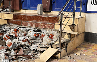 На проспекте Акушинского прошли мероприятия по демонтажу входных групп