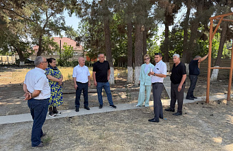 Депутат Асият Алиева ознакомилась с ходом капремонта школы в поселке Белиджи