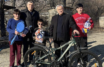 Джамаладин Гасанов организовал 700 подарочных наборов детям участников СВО, малоимущим семьям и детям-инвалидам