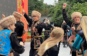 Дагестанский ансамбль «Лезгинка» отправился в масштабный гастрольный тур в Китай