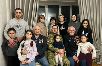 Глава Табасаранского района поздравил с 92-летием профессора Нугутдина Исмаилова