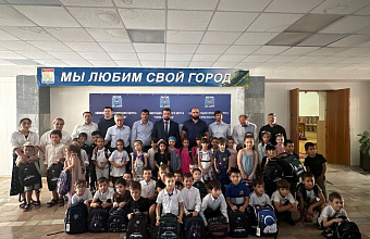 Акция «Единой России» «Собери ребенка в школу» проходит в Дагестане