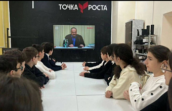 Школьники Табасаранского района подключились к уроку «Разговоры о важном» с Сергеем Меликовым