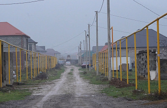 В поселке Ленинкент по поручению главы Махачкалы ремонтируют дорогу, где живут участники СВО