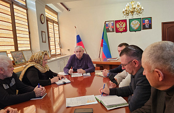 Вопросы оказания гумпомощи Курской области обсудили в Ахвахском районе