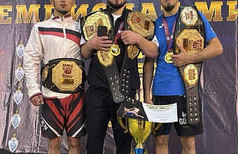 Глава Бежтинского участка поздравил спортсменов-земляков с успешным выступлением на Чемпионате по ММА-Free Fighting