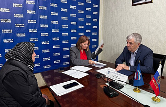 Депутат Госдумы РФ Хизри Абакаров провел прием граждан в Махачкале