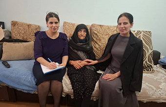 Сотрудники Минтруда РД в Новолакском районе посетили вдов участников войны