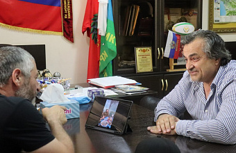 Депутат НС РД Гаджи Биярсланов встретился с участником СВО