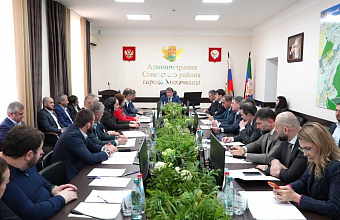 Глава Махачкалы посетил с рабочим визитом администрацию Советского района