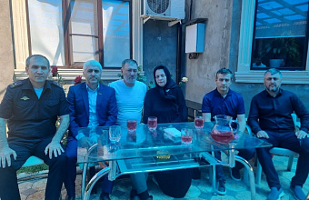 Депутаты парламента Дагестана навестили семью погибшего при исполнении служебного долга сотрудника полиции