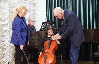 Школа искусств Мурада Кажлаева поддержала социальный проект «Камертон регионов»