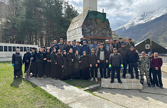 Субботник в честь 80-летия Победы прошел в Тляратинтском районе