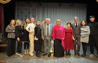 Вся жизнь на сцене