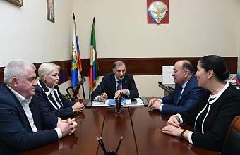 Вице-спикер парламента Дагестана Камил Давдиев встретился с депутатами Народного Совета ЛНР