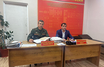 Призывники Каякентского района проходят медицинское освидетельствование в военном комиссариате города Избербаша
