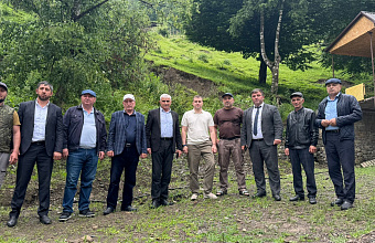 Артем Бичаев посетил Бежтинский участок с рабочим визитом