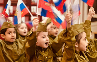 Единороссы Дербента организовали исторический час в Музее боевой славы