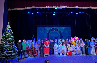 В филиале ДГУ в Дербенте прошло новогоднее представление для детей участников СВО