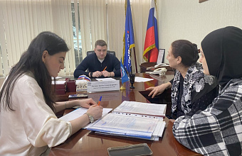 Депутат Госдумы РФ Артём Бичаев провел прием граждан в общественной приемной «ЕР»