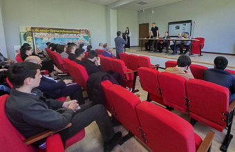 В Сулейман-Стальском районе прошла IV Межрайонная олимпиада по физике имени Заура Алисултанова